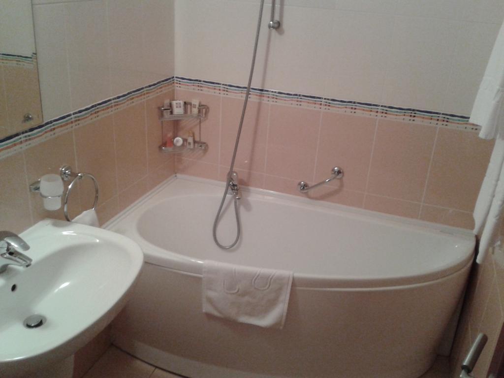 Hotel Perperikon Kŭrdzhali Cameră foto